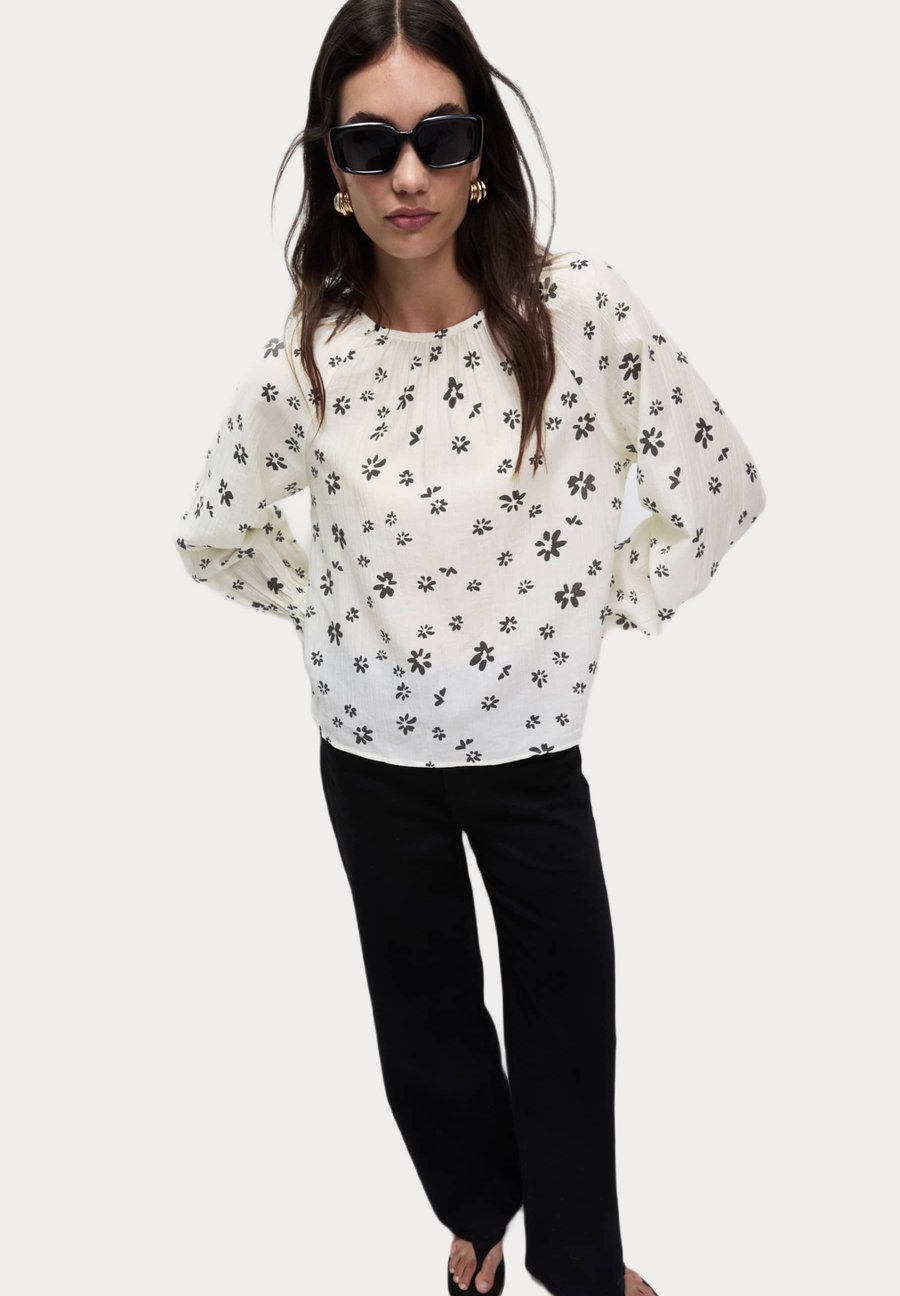 Блуза Marks & Spencer Blouse, Ivory Mix/Off-White
Блуза Marks & Spencer Blouse, Ivory Mix/Off-White