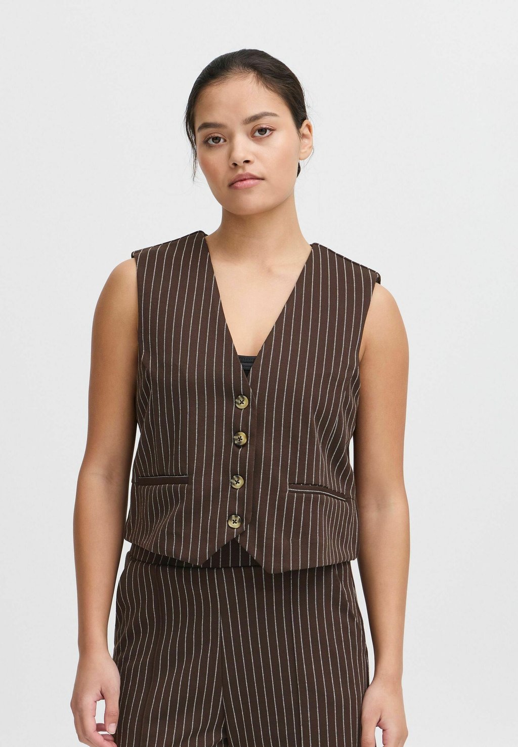 Жилет KATE PINSTRIPED ICHI, коричневый
Жилет KATE PINSTRIPED ICHI, коричневый