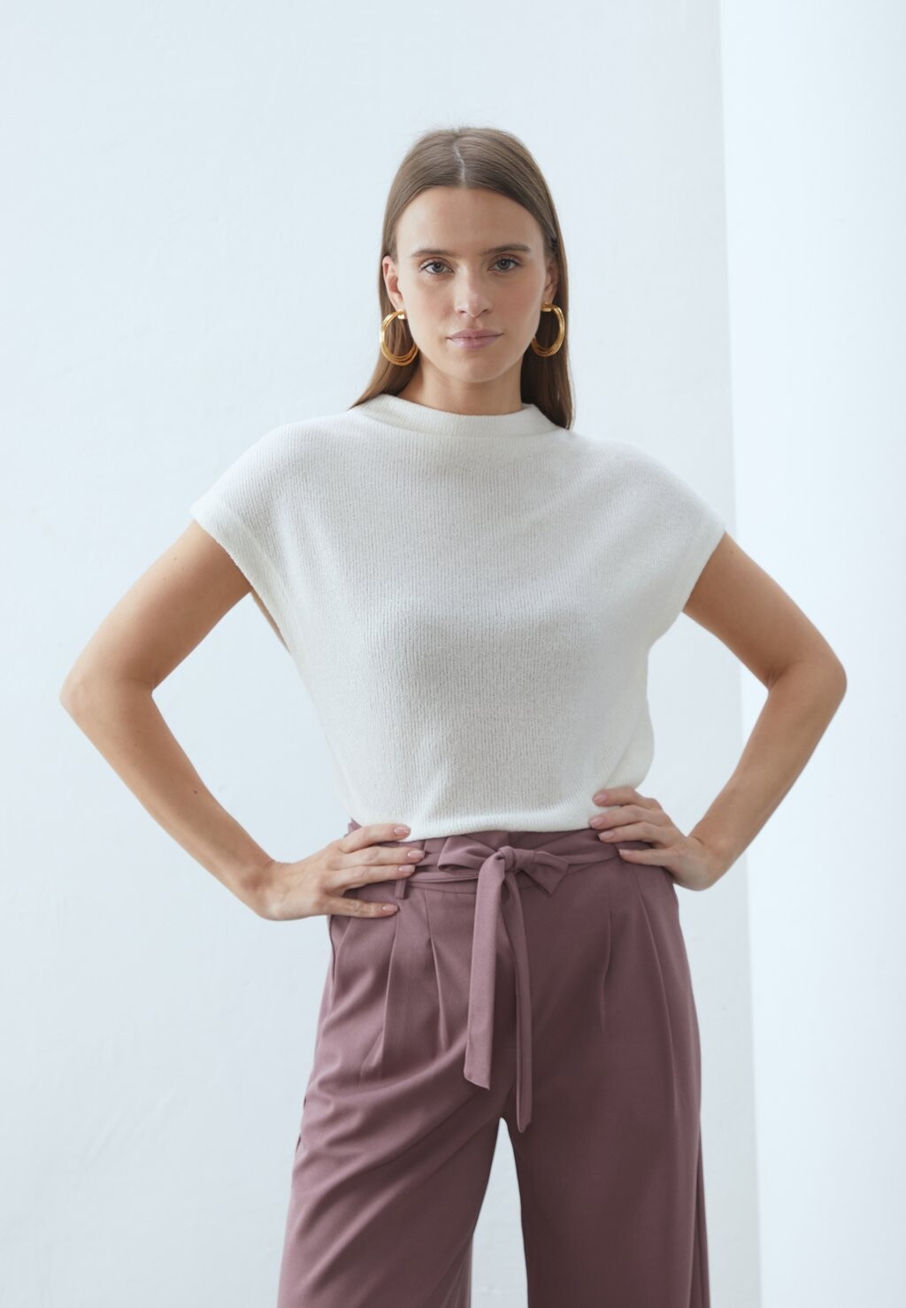 Базовая футболка Anna Field, кремовый
Базовая футболка Anna Field, кремовый