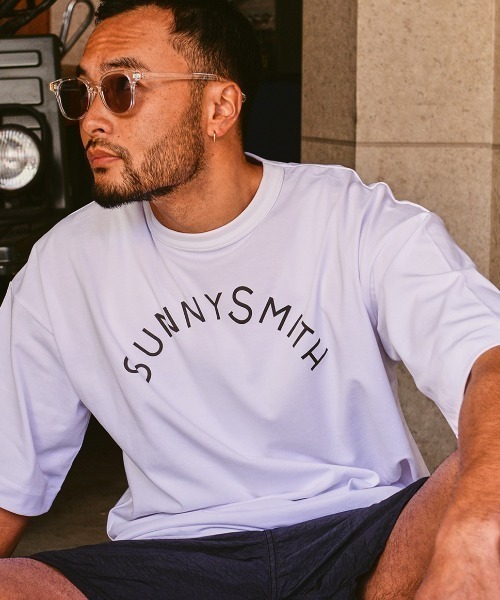 Футболка с коротким рукавом, плотная, с принтом Sunny Smith, кремовый
Футболка с коротким рукавом, плотная, с принтом Sunny Smith, кремовый