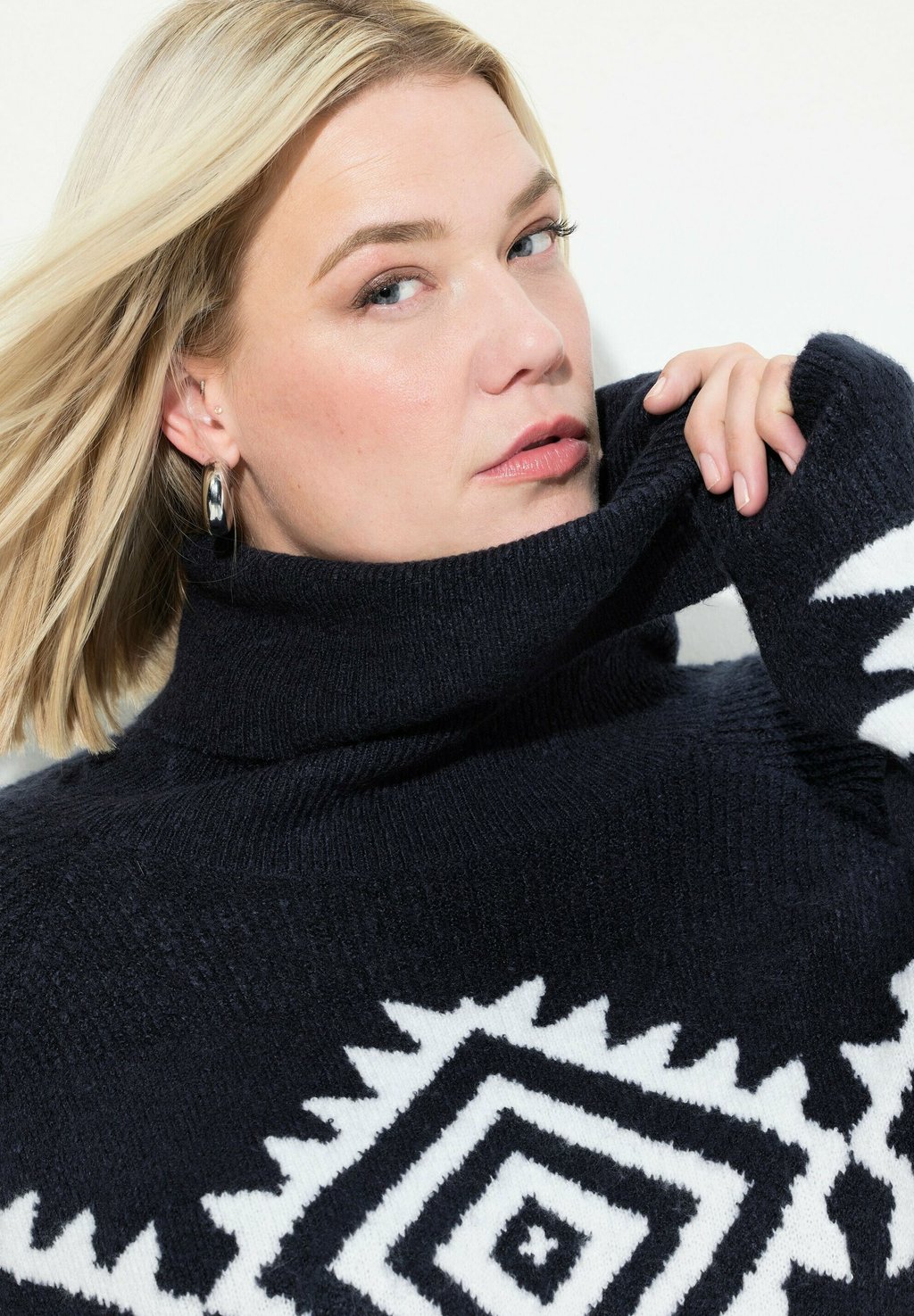 Джемпер Ulla Popken, темно-синий 
Джемпер Ulla Popken, темно-синий