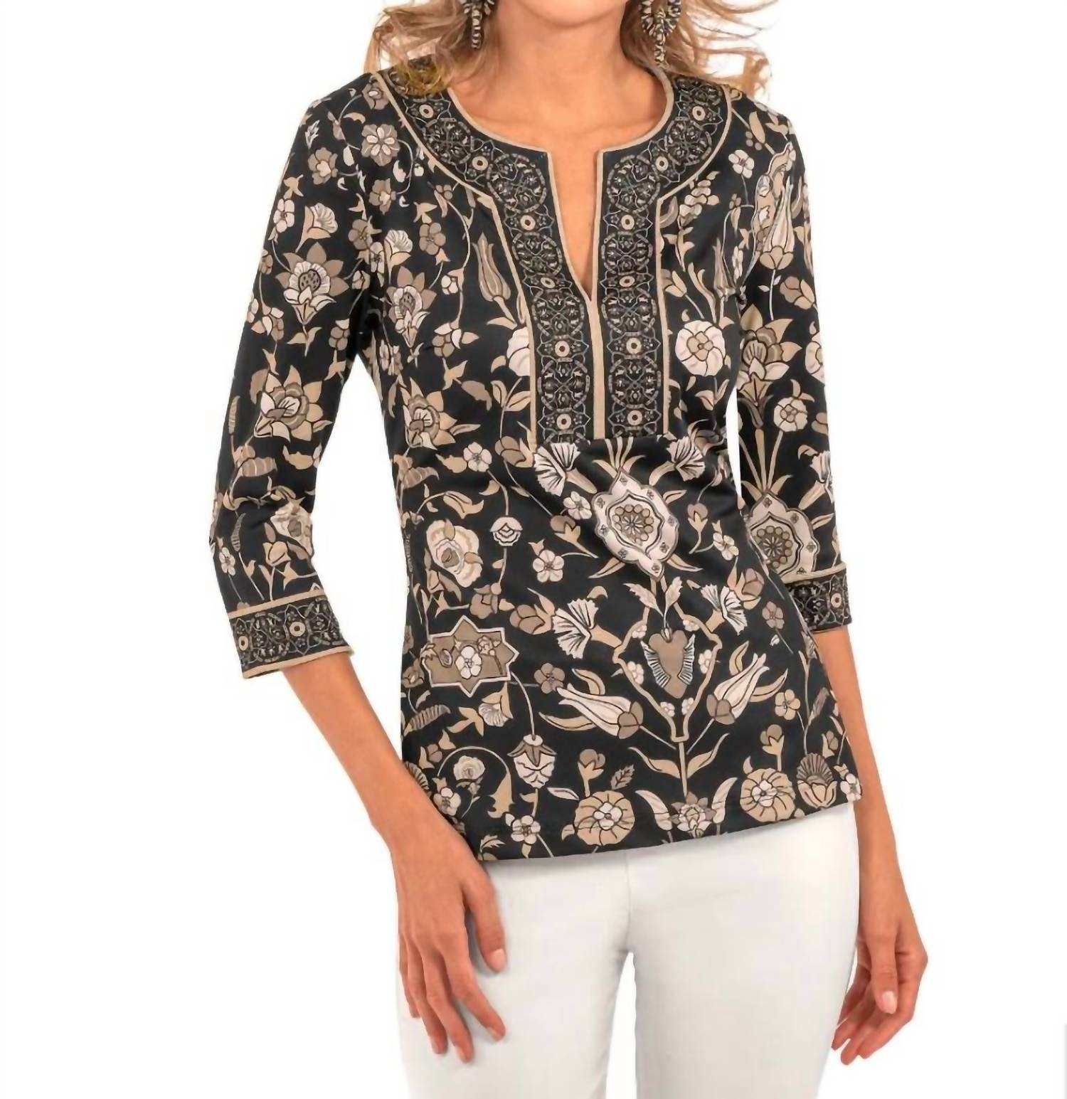 Топ с разрезом на шее черного цвета GRETCHEN SCOTT
Топ с разрезом на шее черного цвета GRETCHEN SCOTT