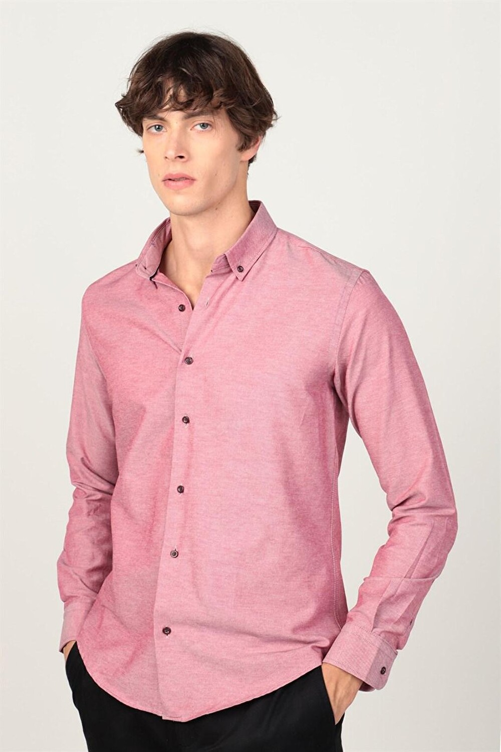 Мужская рубашка Slim Fit с длинным рукавом, воротником на пуговицах и внутренней окантовкой воротника TUDORS, красный
Мужская рубашка Slim Fit с длинным рукавом, воротником на пуговицах и внутренней окантовкой воротника TUDORS, красный