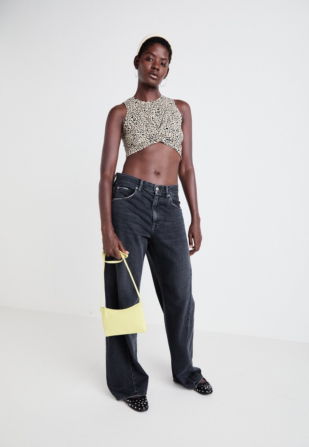 Топ NMTWIGGI LEO Noisy May, бежевый
Топ NMTWIGGI LEO Noisy May, бежевый