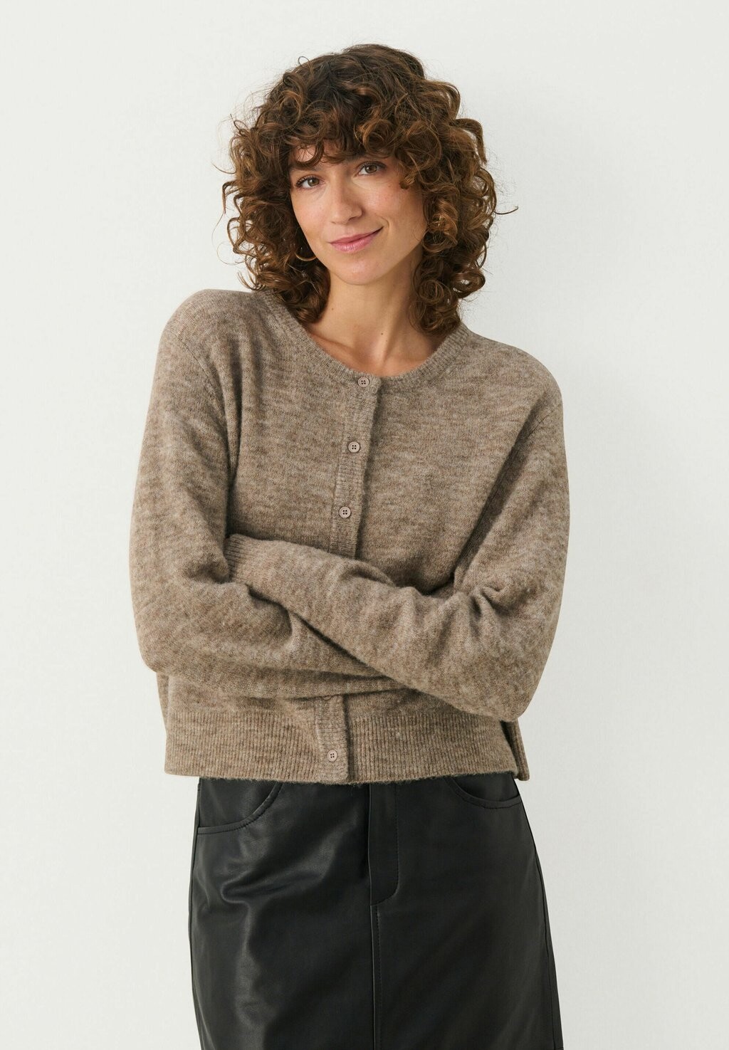 Кардиган LINIKA Part Two, коричневый 
Кардиган LINIKA Part Two, коричневый