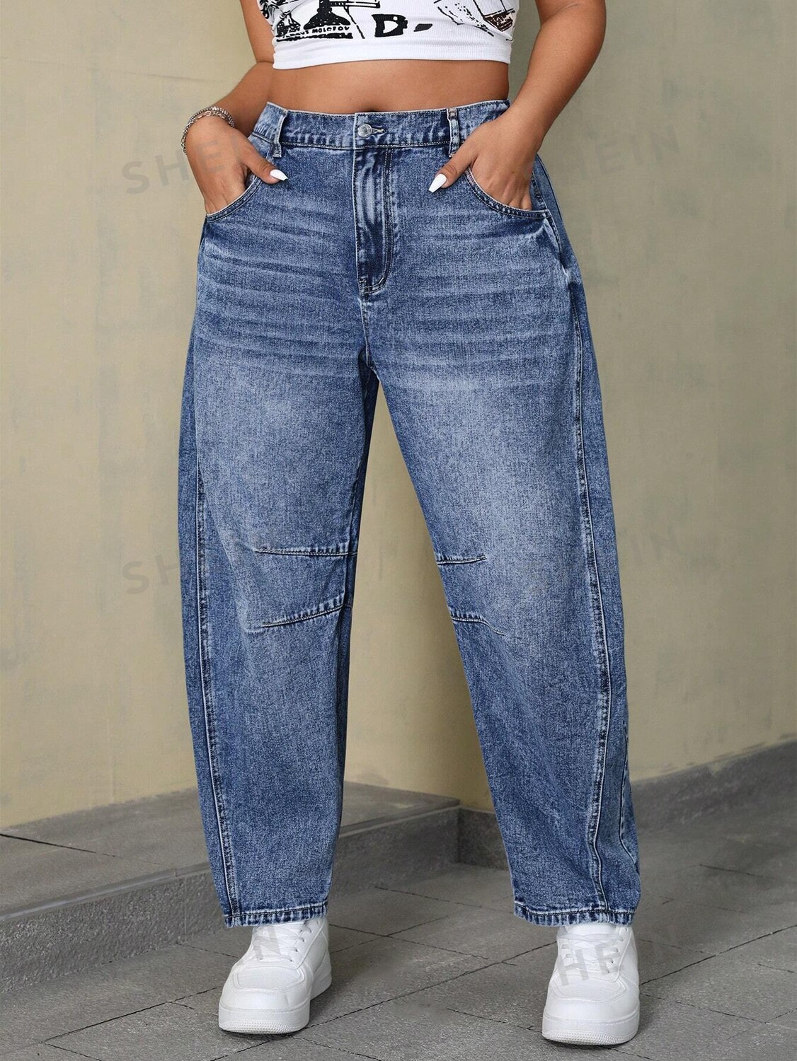 EZwear Повседневные джинсы, Прямые ноги, комфорт. Имеются карманы и петля на талии. Бледно окрашенная ткань Очень большой размер Shein, синий
EZwear Повседневные джинсы, Прямые ноги, комфорт. Имеются карманы и петля на талии. Бледно окрашенная ткань Очень большой размер Shein, синий