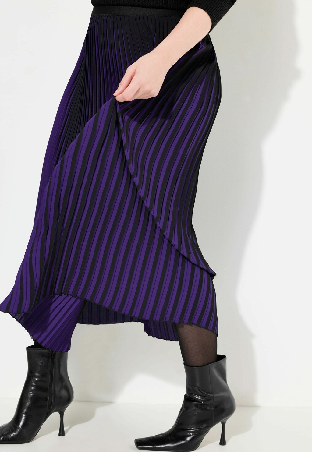 Юбка А-силуэта TWO TONE ELASTIC WAIST Ulla Popken, фиолетовый
Юбка А-силуэта TWO TONE ELASTIC WAIST Ulla Popken, фиолетовый