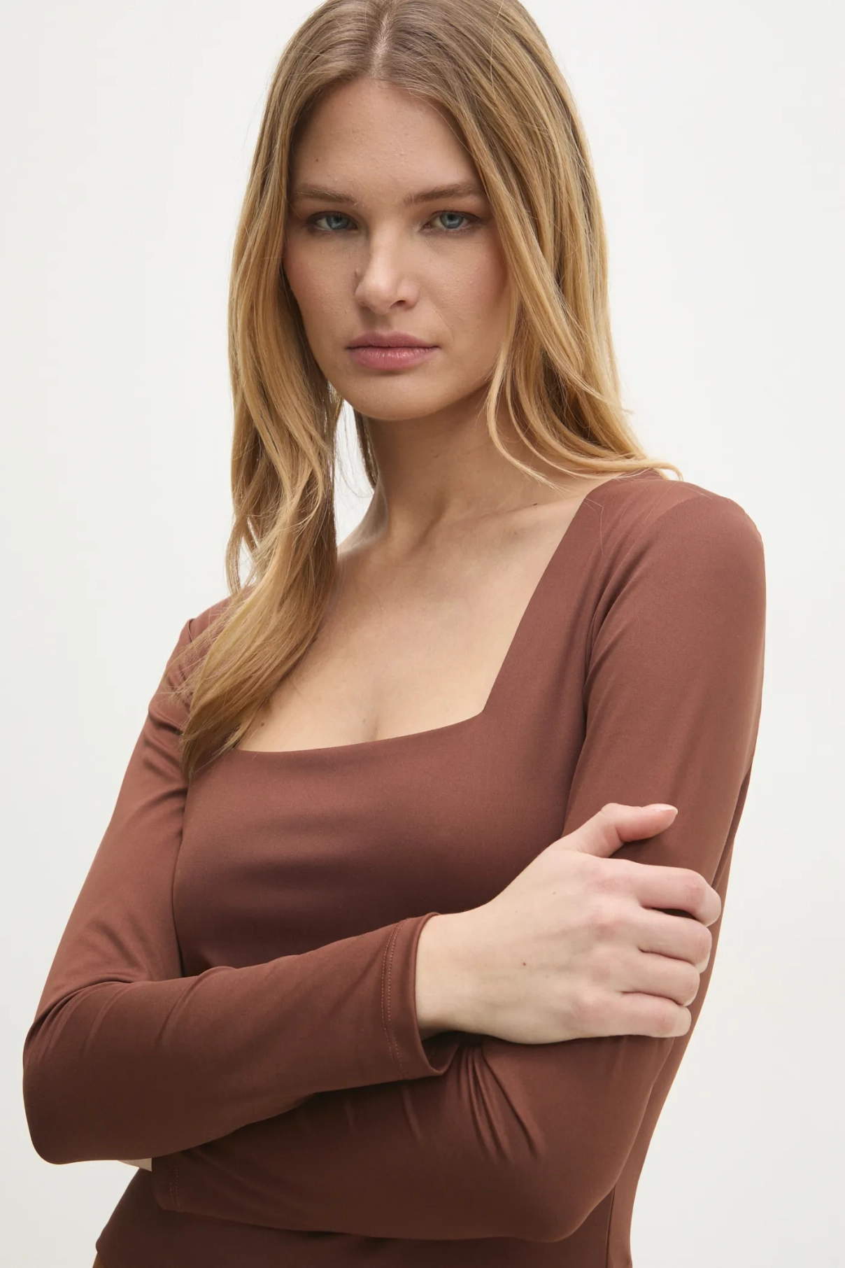 Блуза Answear Lab, коричневый
Блуза Answear Lab, коричневый