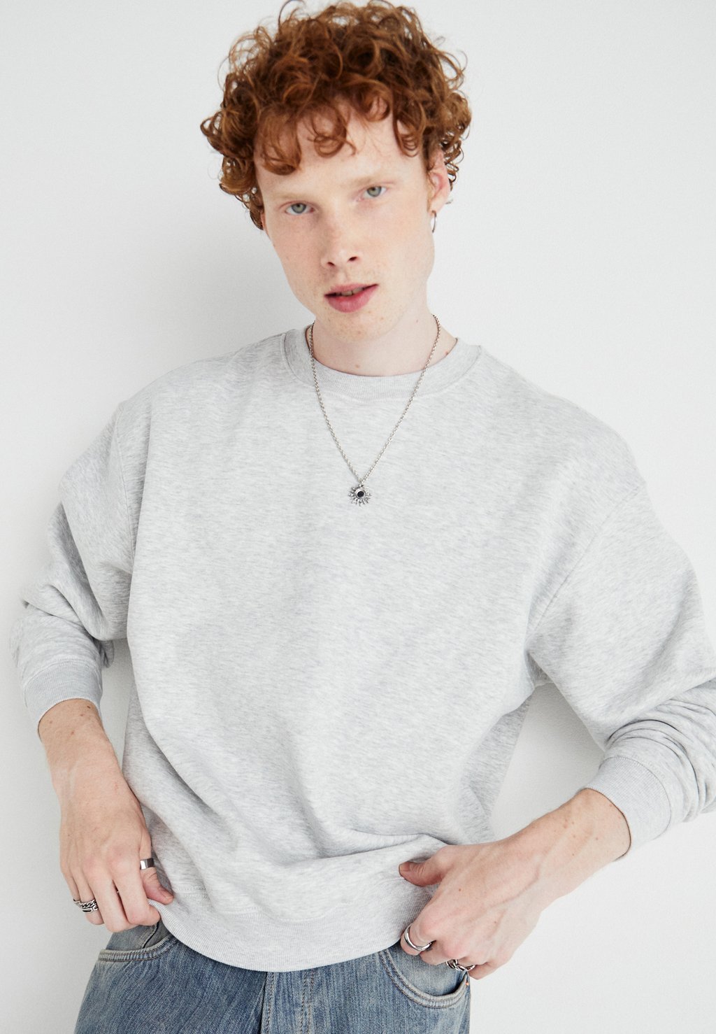 Толстовка OVERSIZED Weekday, серый
Толстовка OVERSIZED Weekday, серый