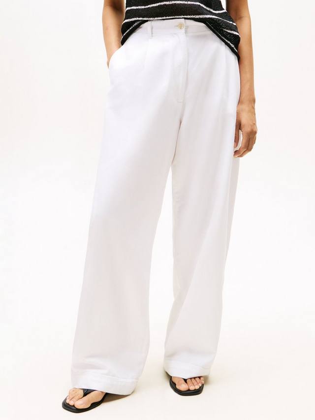 Брюки с защипами и широкими штанинами Tommy Hilfiger, Optic White
Брюки с защипами и широкими штанинами Tommy Hilfiger, Optic White