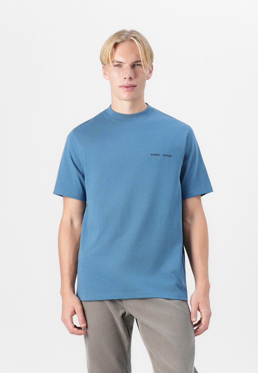 Футболка Samsøe Samsøe NORSBRO, Stellar/Light Grey
Футболка Samsøe Samsøe NORSBRO, Stellar/Light Grey