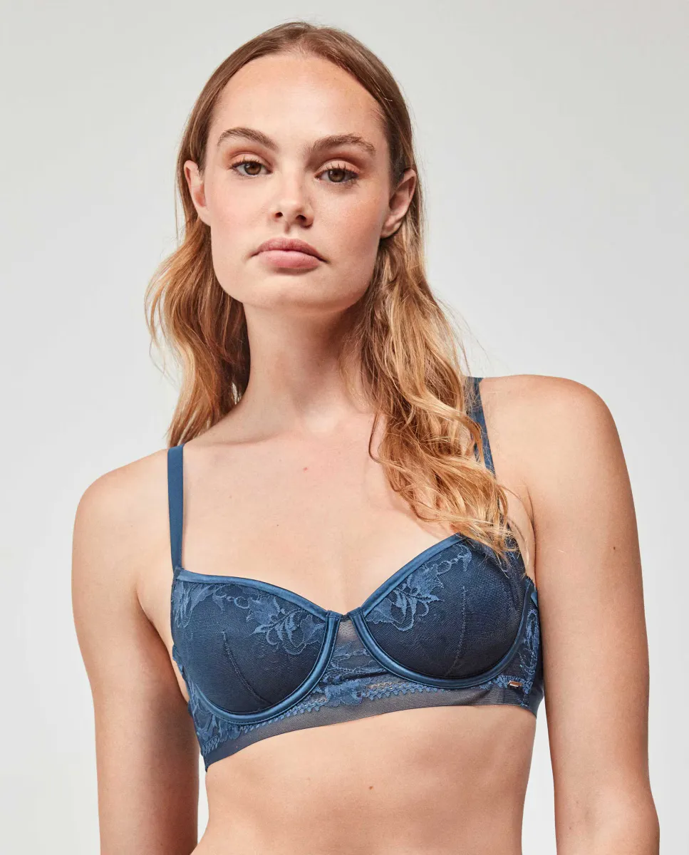 Вместительный бюстгальтер на косточках и сверхлегкими поролоновыми чашечками Gisela, синий
Вместительный бюстгальтер на косточках и сверхлегкими поролоновыми чашечками Gisela, синий
