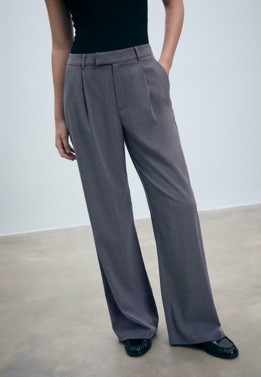 Брюки Stradivarius WIDE-LEG , Dark Grey
Брюки Stradivarius WIDE-LEG , Dark Grey