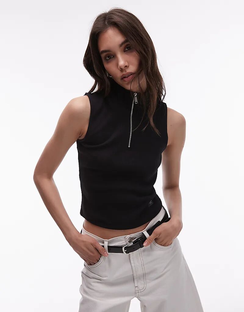 Укороченные джинсы Calvin Klein Jeans без рукавов с тканой этикеткой и застежкой-молнией 1/4, черного цвета
Укороченные джинсы Calvin Klein Jeans без рукавов с тканой этикеткой и застежкой-молнией 1/4, черного цвета