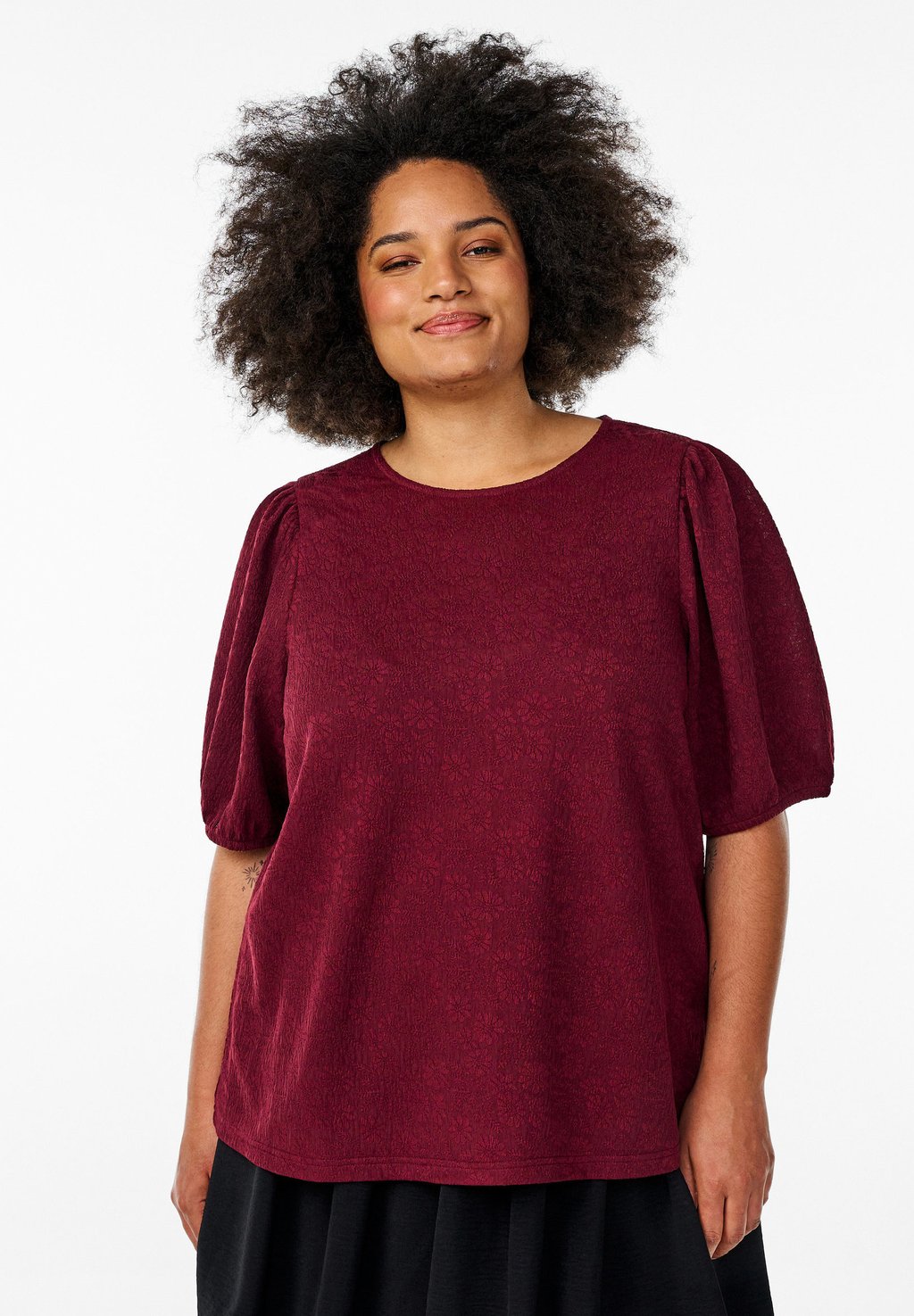 Футболка с принтом STRUKTURIERTE MIT KURZEN ÄRMELN Zizzi, бургундия
Футболка с принтом STRUKTURIERTE MIT KURZEN ÄRMELN Zizzi, бургундия