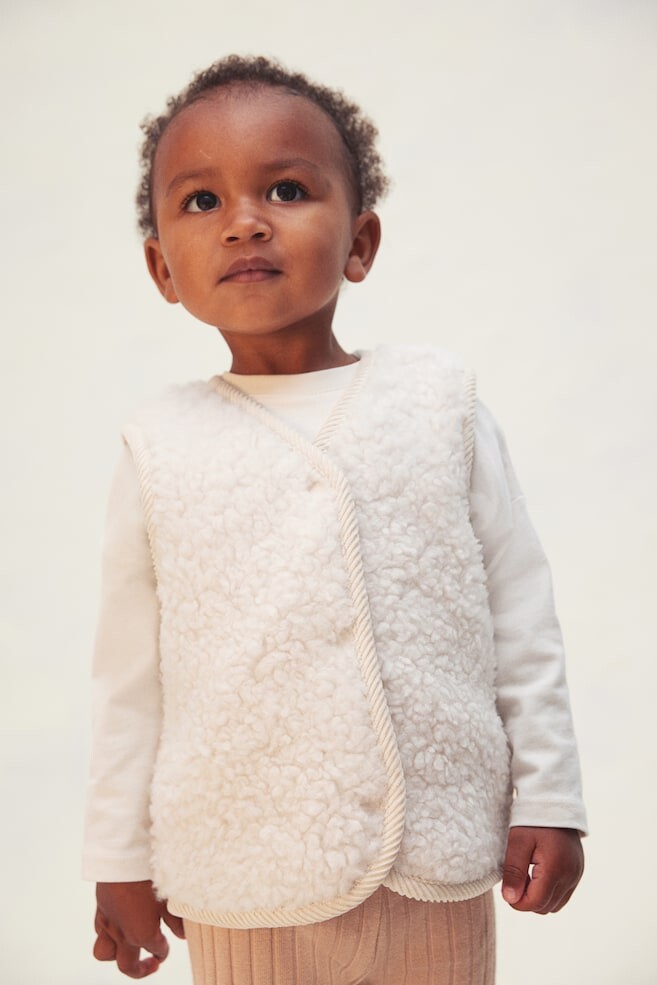 Флисовый жилет Тедди из смеси шерсти H&M, бежевый
Флисовый жилет Тедди из смеси шерсти H&M, бежевый