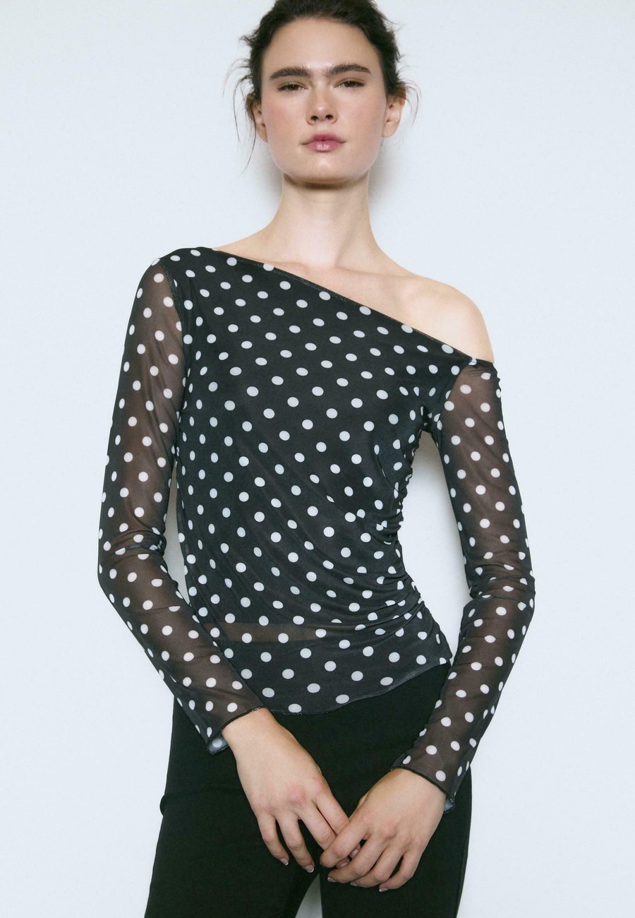 Блуза Stradivarius Blouse, Black
Блуза Stradivarius Blouse, Black