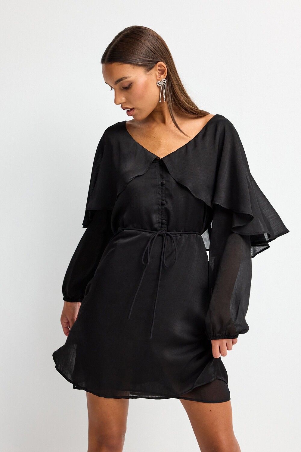 Мини-Платье с длинными рукавами и накидкой Next, черный
Мини-Платье с длинными рукавами и накидкой Next, черный