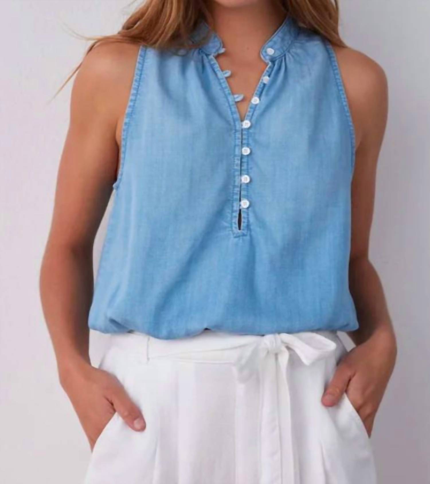 Безрукавный пуловер с эластичной талией в карибском стиле Bella Dahl, цвет caribbean wash
Безрукавный пуловер с эластичной талией в карибском стиле Bella Dahl, цвет caribbean wash