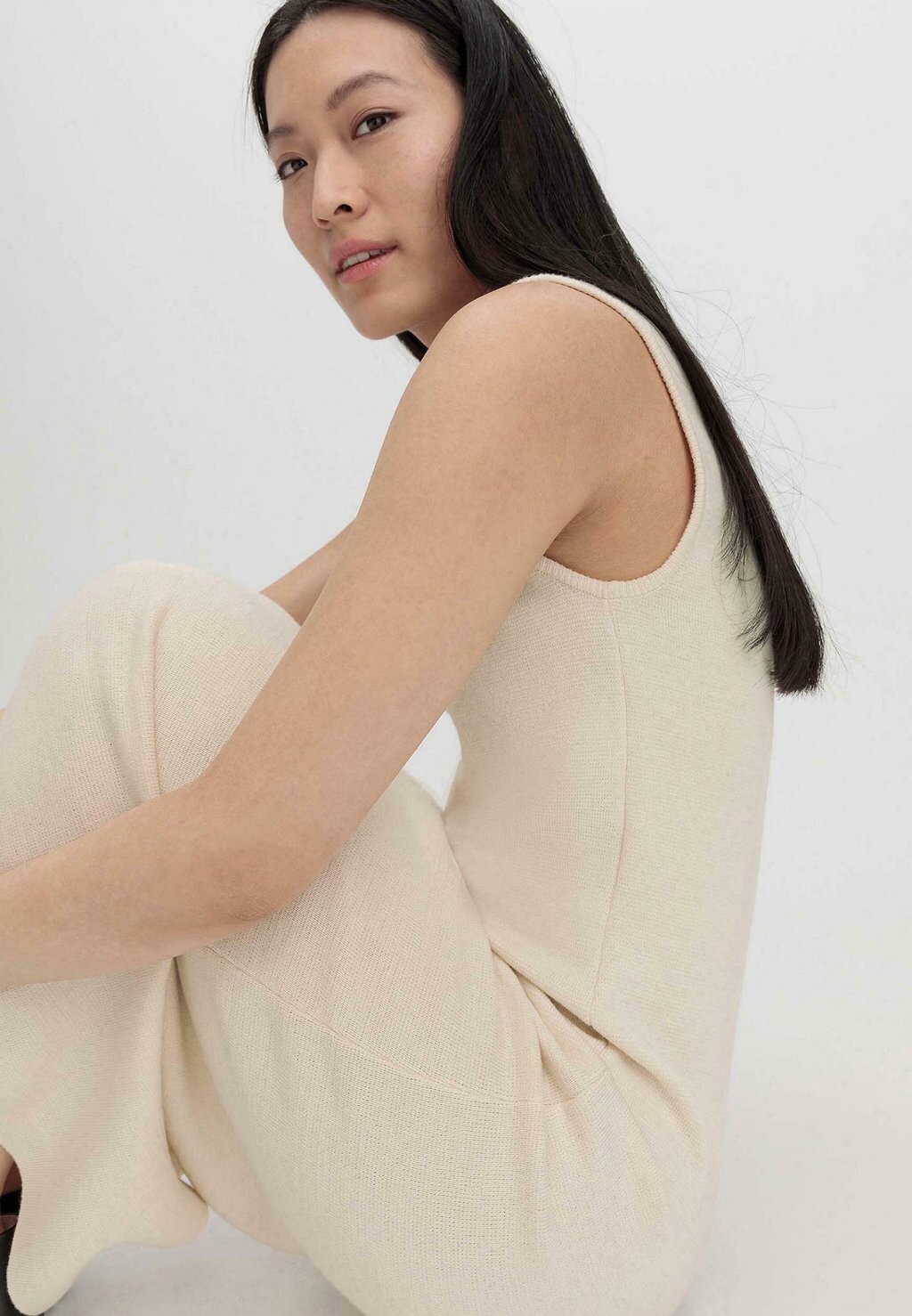 Платье-джемпер hessnatur, бежевый 
Платье-джемпер hessnatur, бежевый