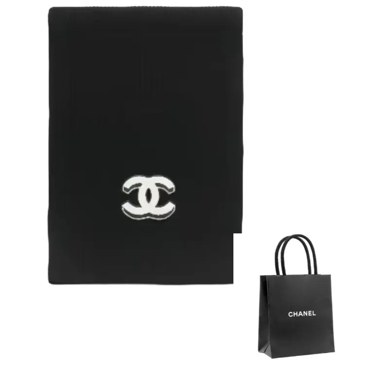 CHANEL Шерстяной вязаный шарф унисекс черный, Black
CHANEL Шерстяной вязаный шарф унисекс черный, Black