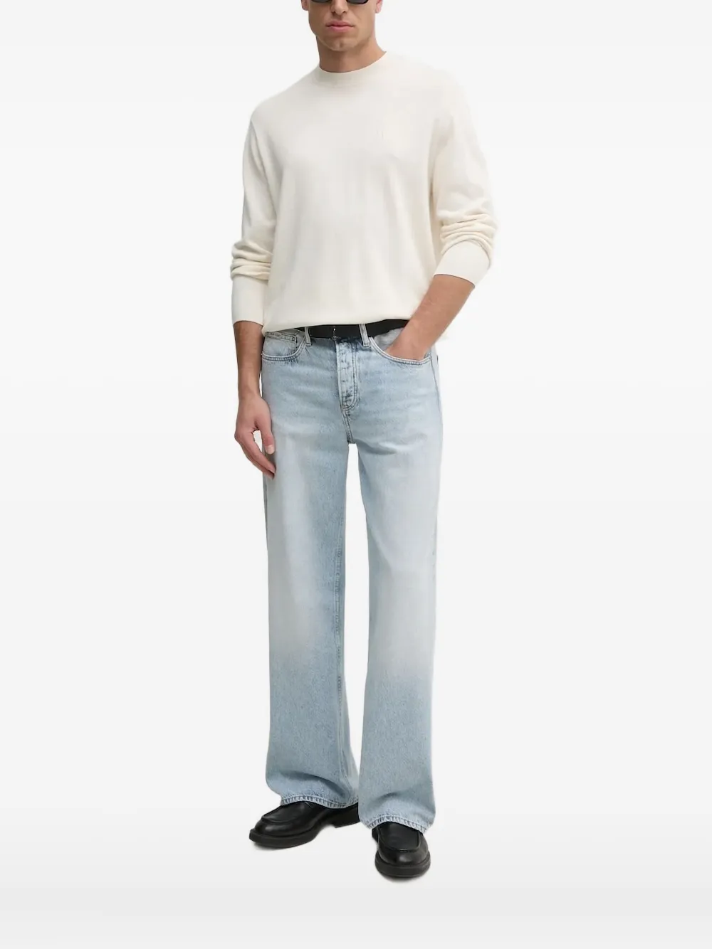 Свитер с круглым вырезом и логотипом Armani Exchange, белый
Свитер с круглым вырезом и логотипом Armani Exchange, белый