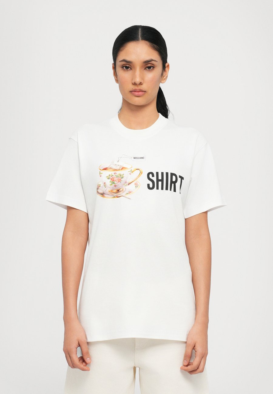 Футболка MOSCHINO Print T-shirt, Multicoloured/White/White
Футболка MOSCHINO Print T-shirt, Multicoloured/White/White