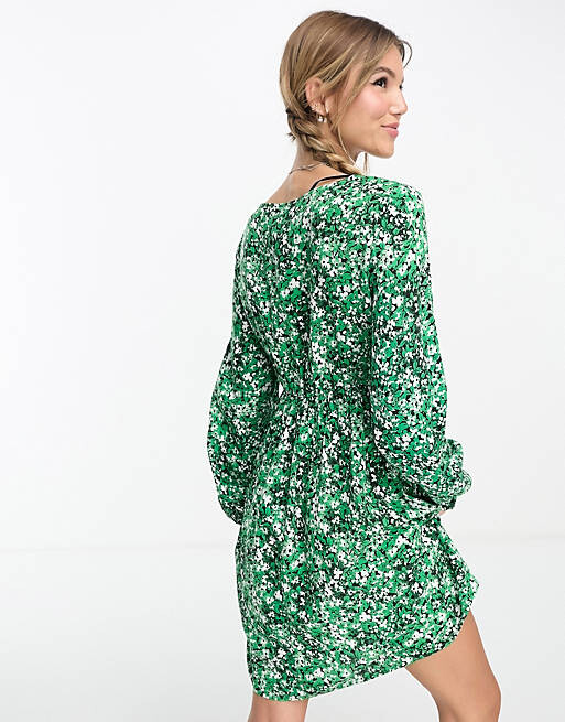 Эксклюзивное мини-платье Vero Moda со сборками спереди и длинными рукавами с цветочным принтом
Эксклюзивное мини-платье Vero Moda со сборками спереди и длинными рукавами с цветочным принтом