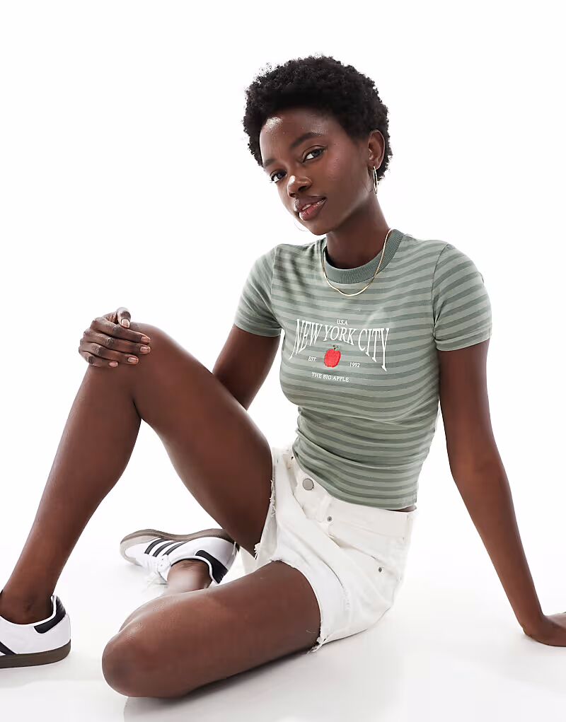 Детская футболка Daisy Street с удлиненным кроем в зеленую полоску
Детская футболка Daisy Street с удлиненным кроем в зеленую полоску