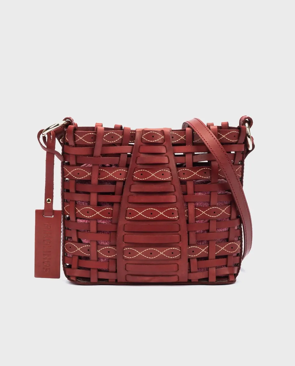 Женская сумка-бандо из плетеной кожи с магнитной застежкой Pikolinos, гранатовый
Женская сумка-бандо из плетеной кожи с магнитной застежкой Pikolinos, гранатовый