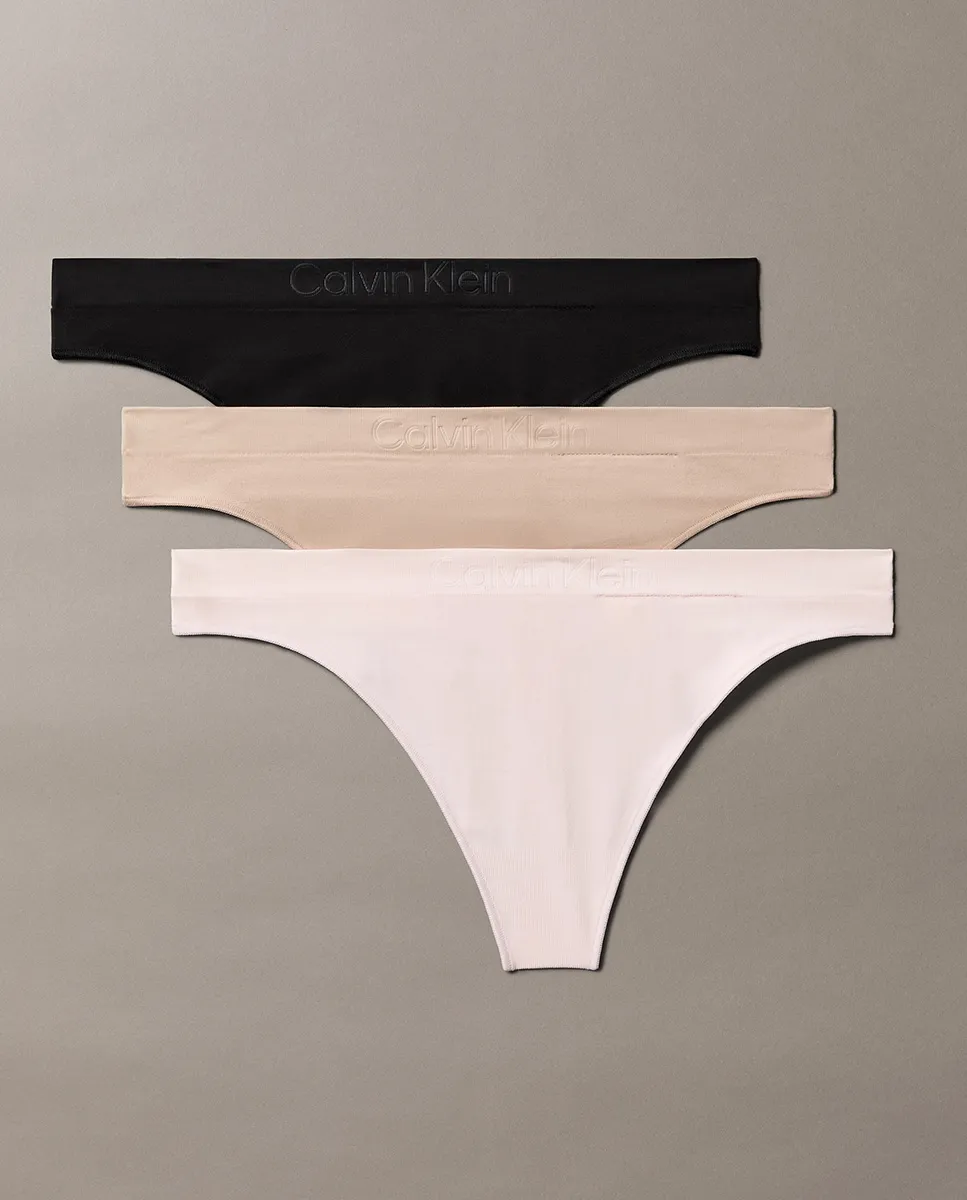 Набор из 3 бесшовных стрингов BONDED FLEX Calvin Klein, мультиколор
Набор из 3 бесшовных стрингов BONDED FLEX Calvin Klein, мультиколор