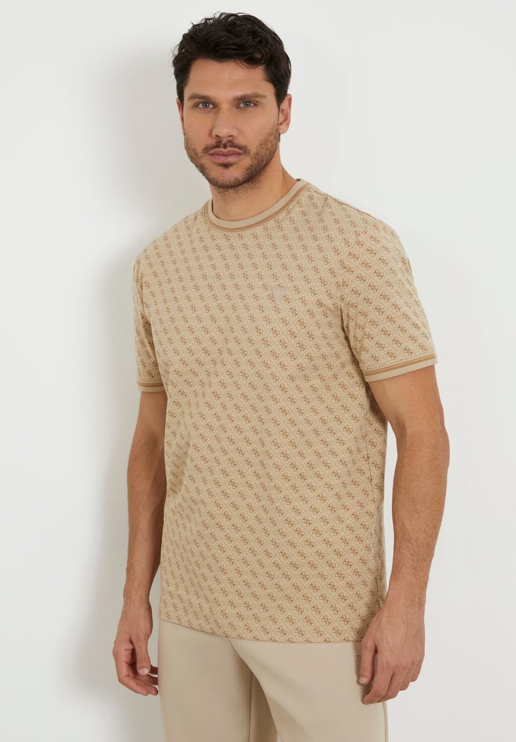 Футболка с принтом Guess, цвет beige
Футболка с принтом Guess, цвет beige