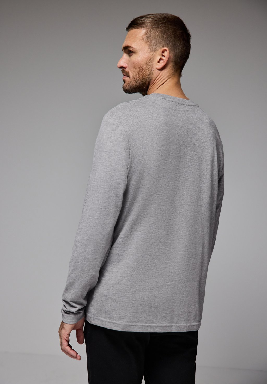 Топ с длинными рукавами Street One MEN, серый
Топ с длинными рукавами Street One MEN, серый