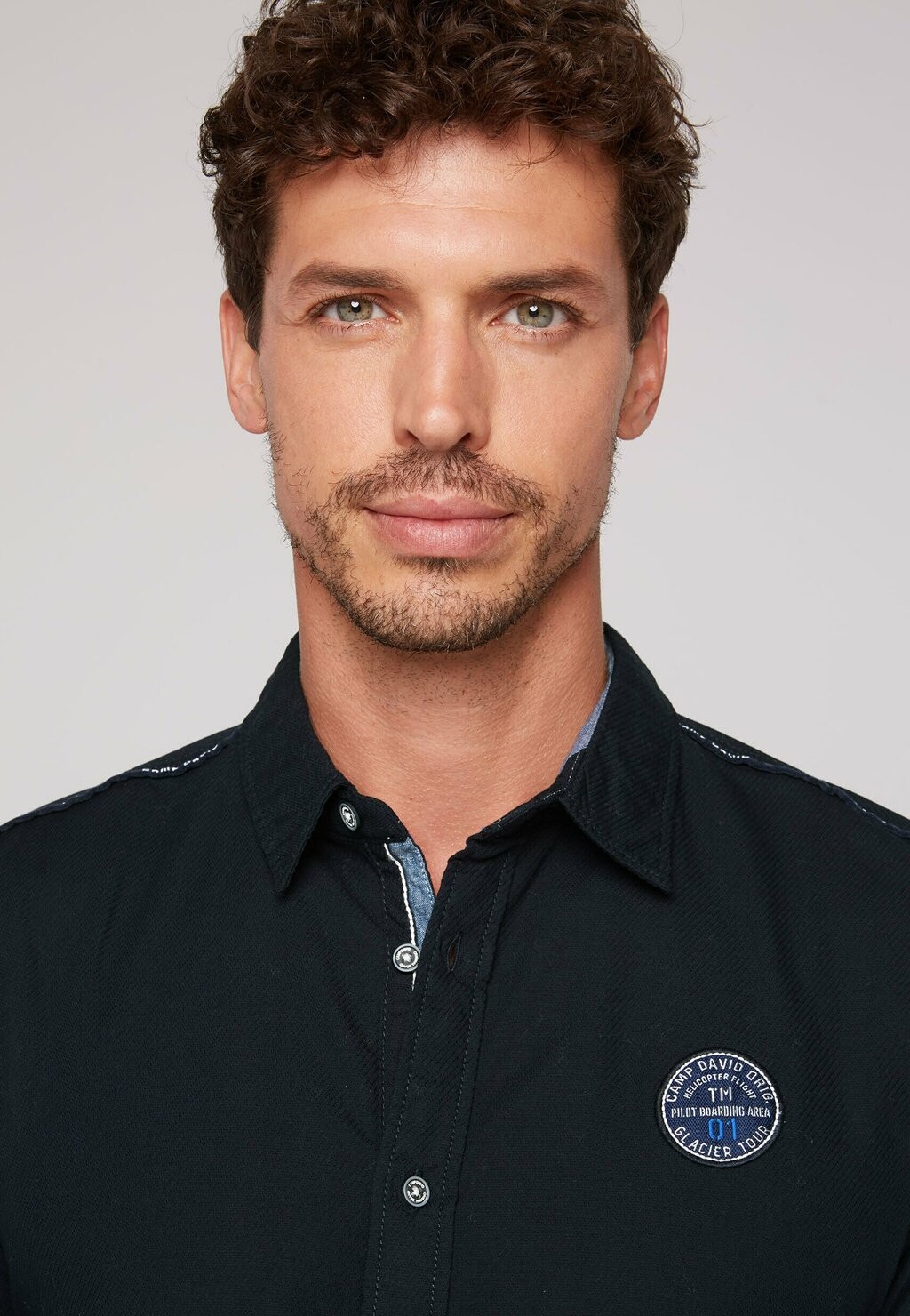 Рубашка MIT STRUKTURSTREIFEN Camp David, темно-синий
Рубашка MIT STRUKTURSTREIFEN Camp David, темно-синий