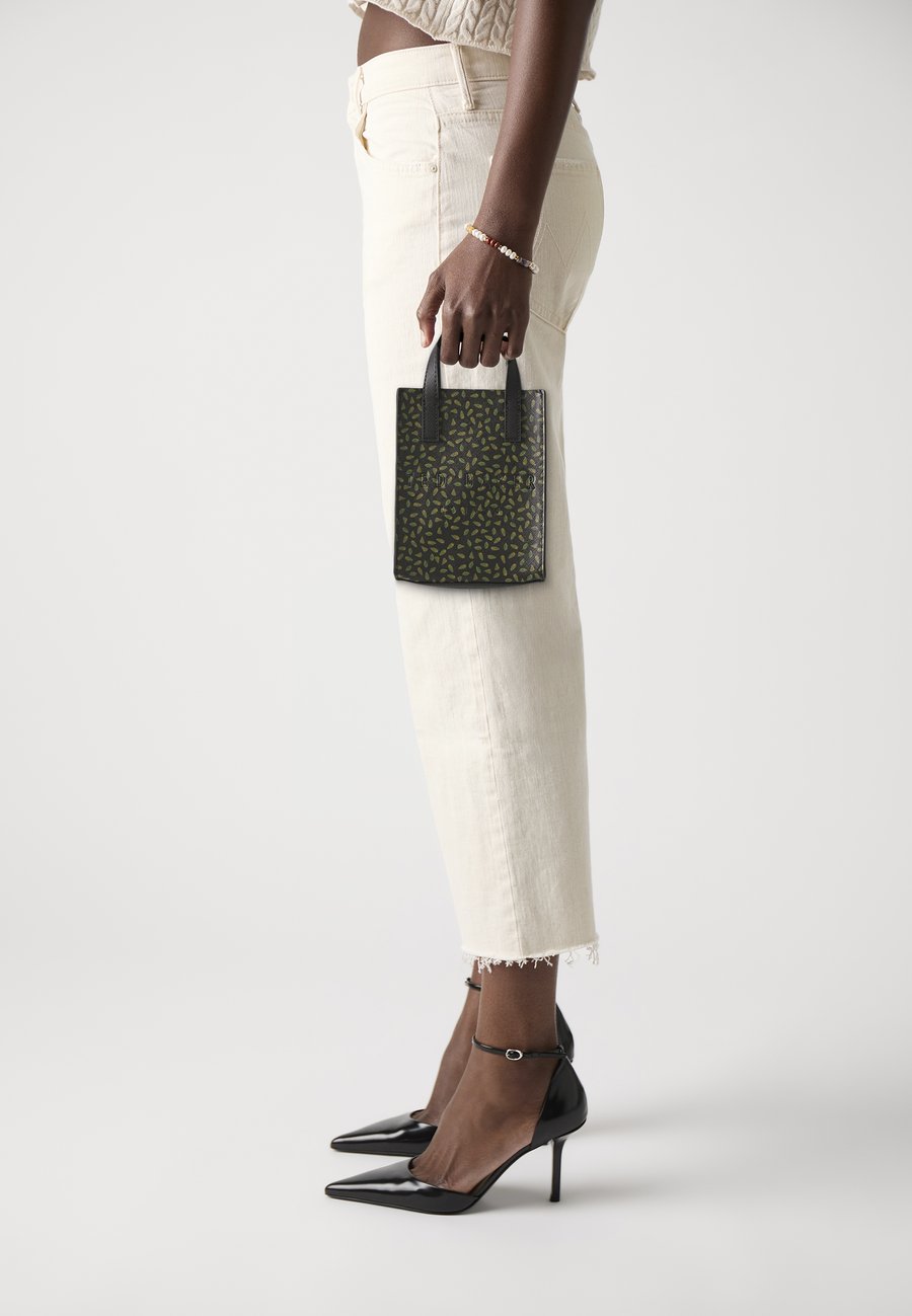 Сумка Ted Baker DARSHAI, Black
Сумка Ted Baker DARSHAI, Black