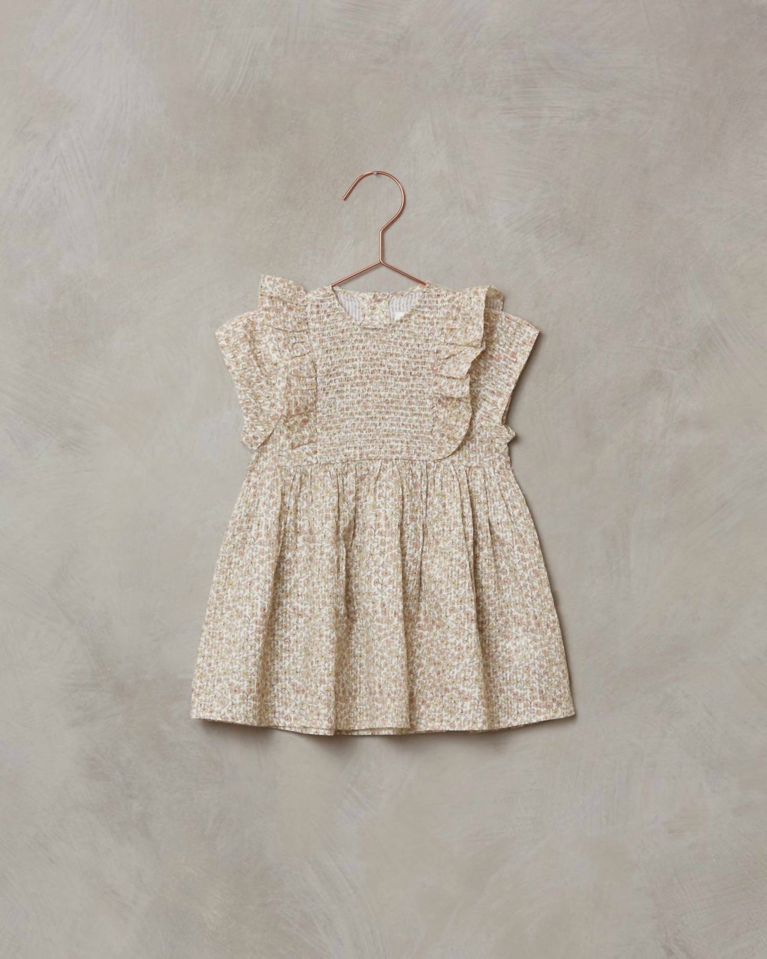 Платье Blythe Soft Floral для девочек в цвете шампанского NORALEE, цвет champagne
Платье Blythe Soft Floral для девочек в цвете шампанского NORALEE, цвет champagne