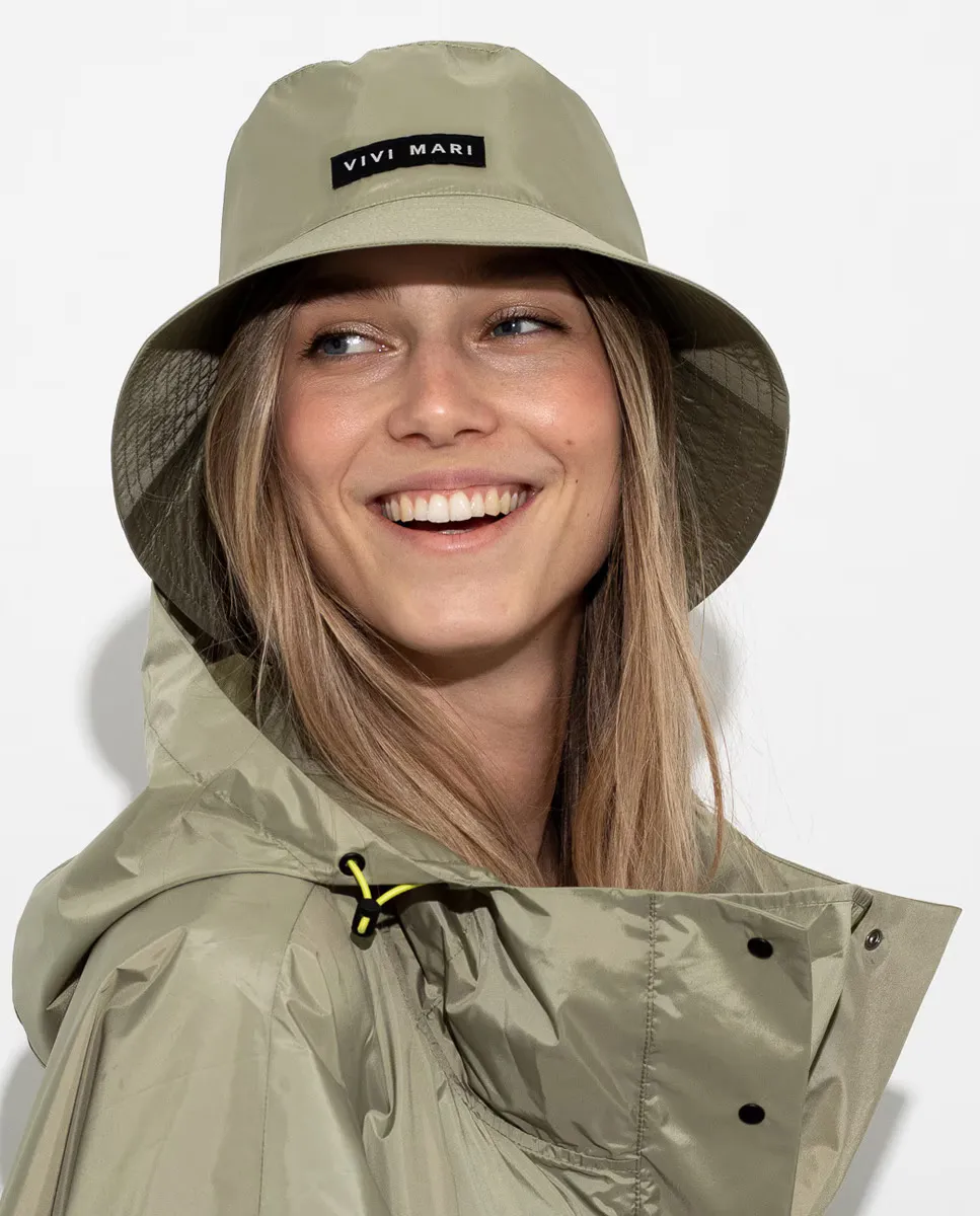 Дождевик с фирменными деталями Vivi Mari, светло-зеленый
Дождевик с фирменными деталями Vivi Mari, светло-зеленый