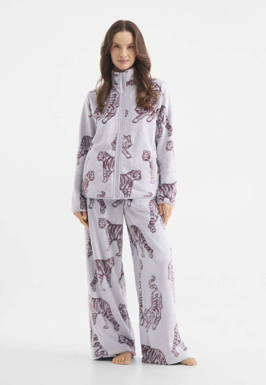 Пижамный комплект Chelsea Peers SET, Purple
Пижамный комплект Chelsea Peers SET, Purple