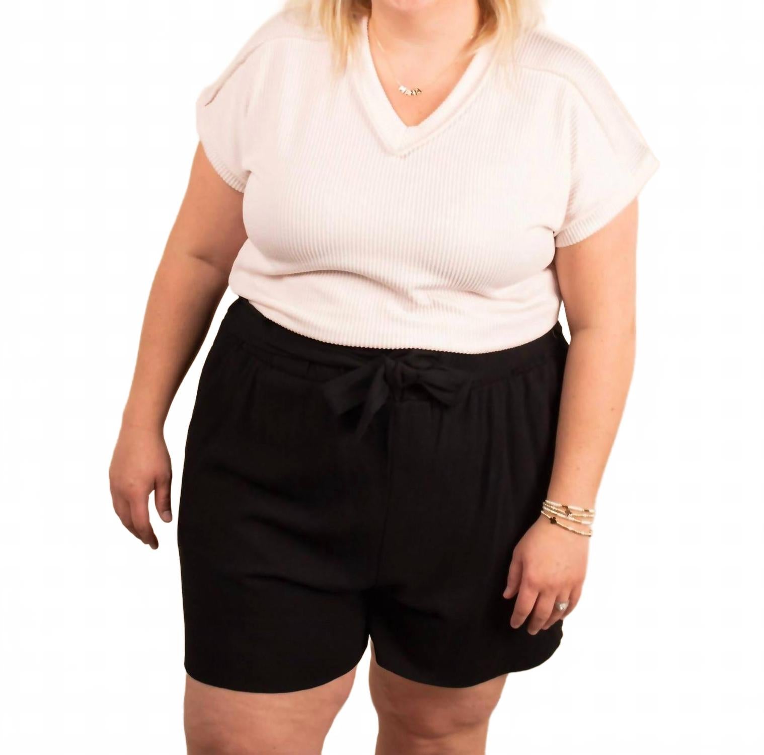 Женские шорты Libbey черного цвета Michelle Mae 
Женские шорты Libbey черного цвета Michelle Mae