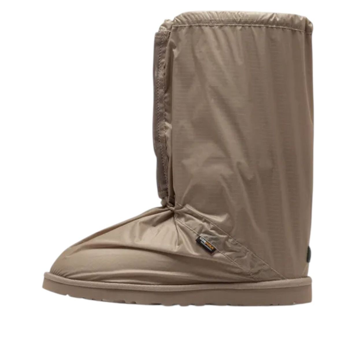 UGG x Reese Cooper Классические мини-ботинки из материала Cordura 'Peyote'
UGG x Reese Cooper Классические мини-ботинки из материала Cordura 'Peyote'