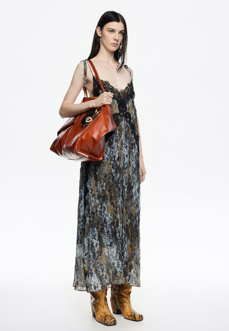 Платье Bimba Y Lola PLISADO SNAKE, Snake Caqui/Khaki
Платье Bimba Y Lola PLISADO SNAKE, Snake Caqui/Khaki