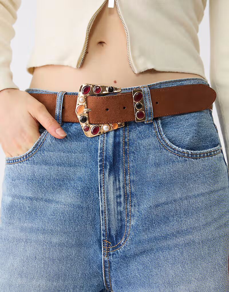 Stradivarius - Ремень коричневого цвета с пряжкой и драгоценными камнями
Stradivarius - Ремень коричневого цвета с пряжкой и драгоценными камнями