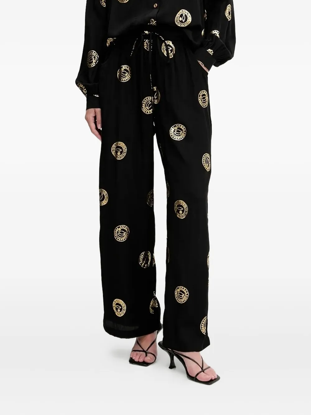 Брюки палаццо с кулиской Never Fully Dressed, черный
Брюки палаццо с кулиской Never Fully Dressed, черный