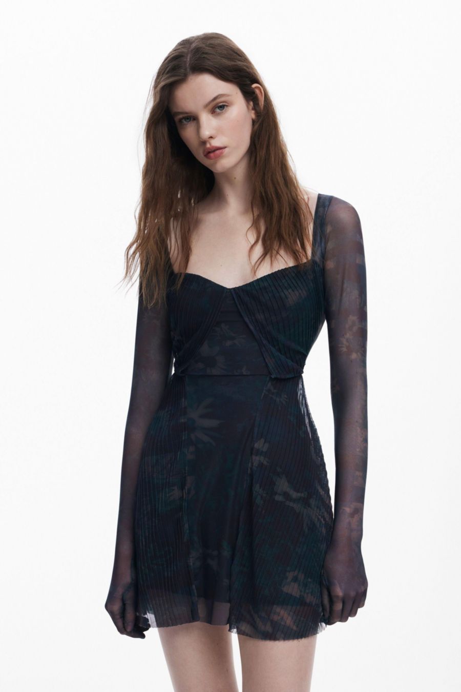 Женское плиссированное платье Collina Strada Desigual, Black
Женское плиссированное платье Collina Strada Desigual, Black