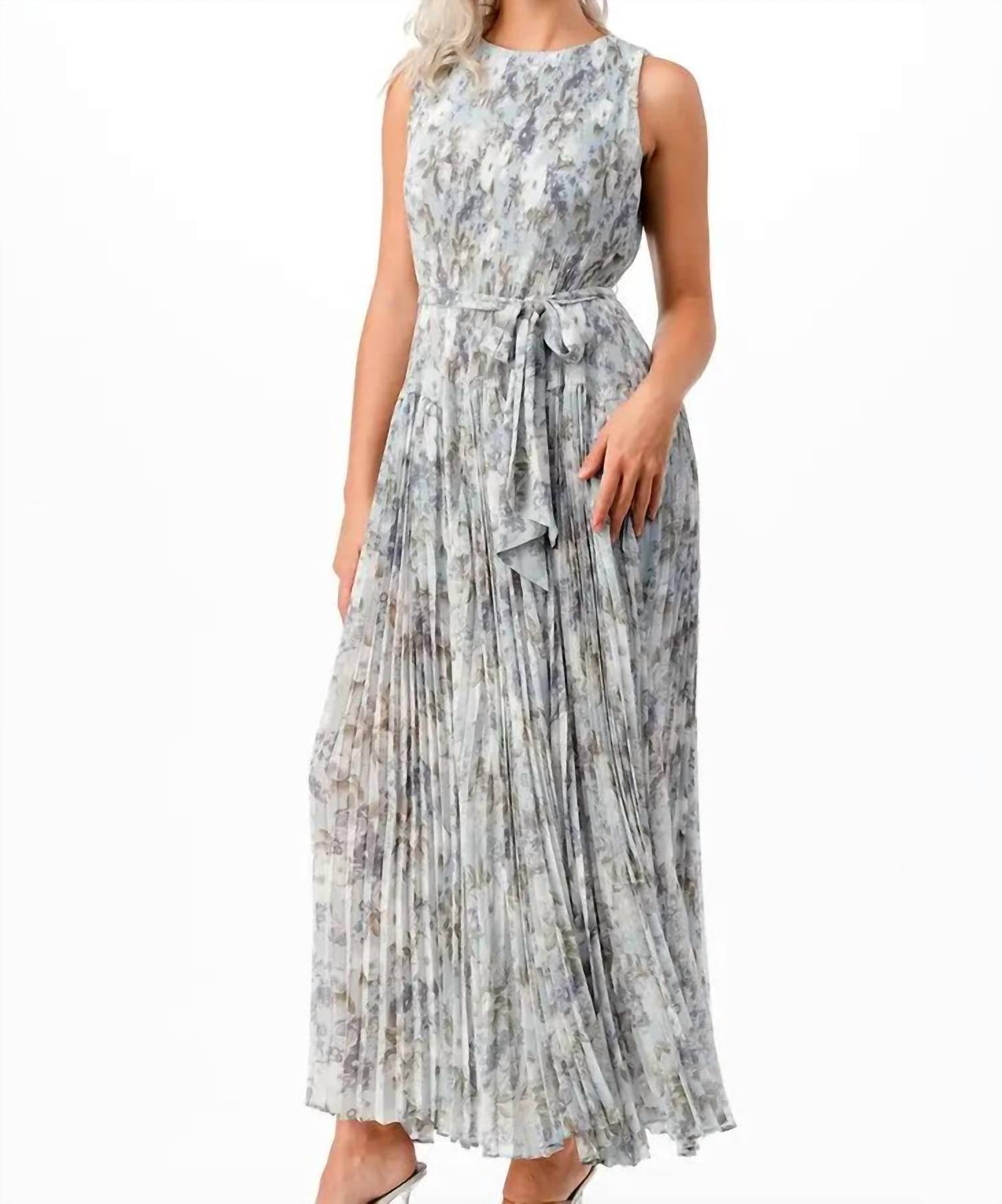 Платье макси со складками в цвете Beau Blue Neon Blush
Платье макси со складками в цвете Beau Blue Neon Blush