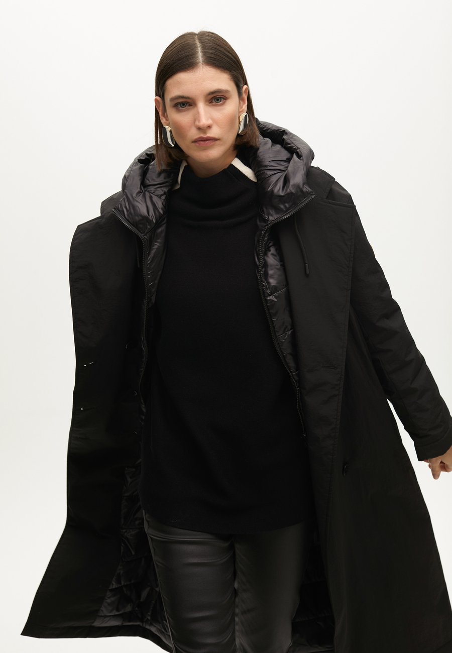 Джемпер LOLA CASADEMUNT Jumper, Black
Джемпер LOLA CASADEMUNT Jumper, Black