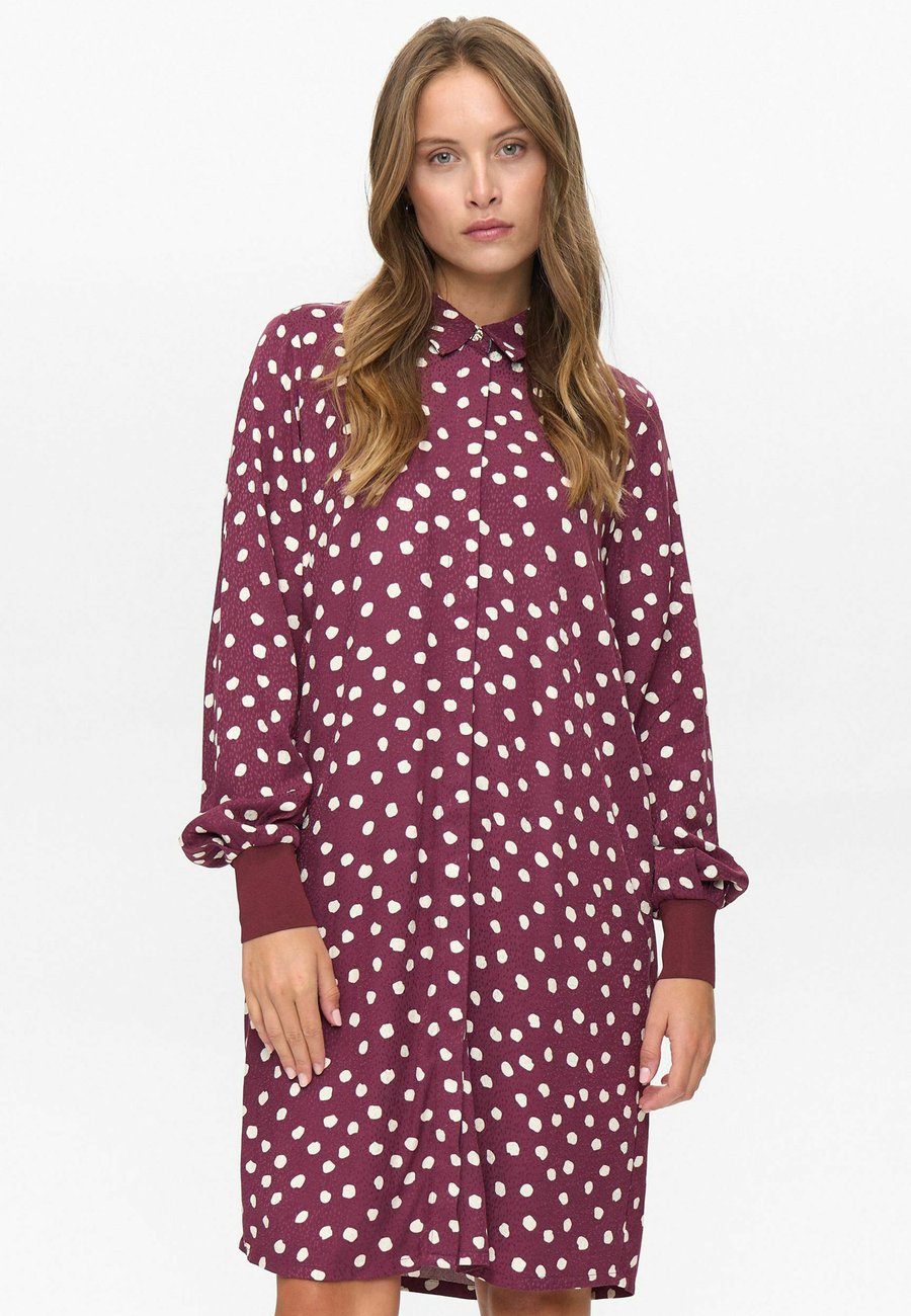 Платье Nümph Shirt dress, Winetasting/Bordeaux
Платье Nümph Shirt dress, Winetasting/Bordeaux