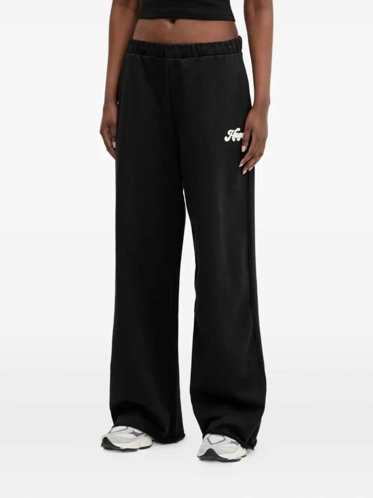 Спортивные брюки HUGO с аппликацией логотипа, черный 
Спортивные брюки HUGO с аппликацией логотипа, черный