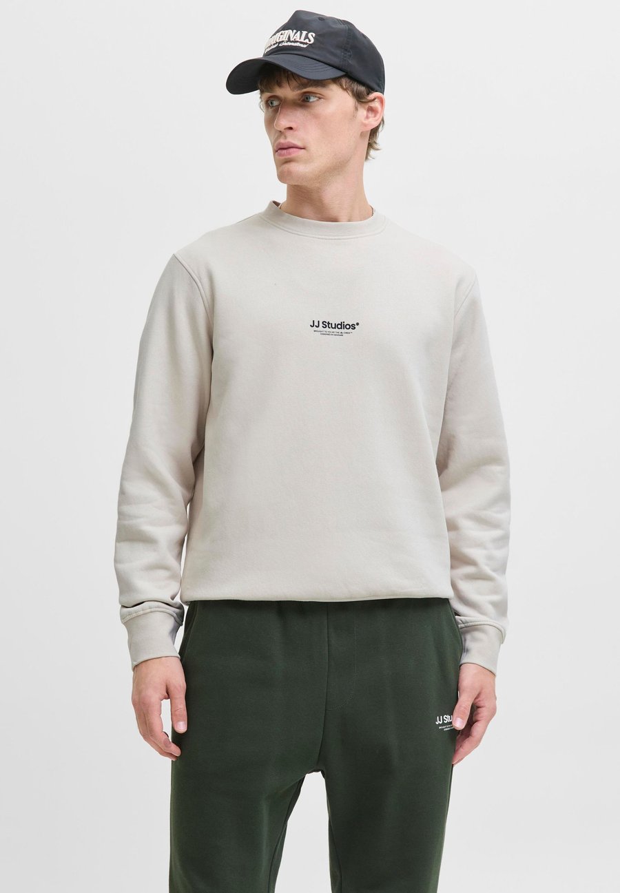 Толстовка Jack & Jones JJESOHO CREW NECK, Moonbeam/Beige
Толстовка Jack & Jones JJESOHO CREW NECK, Moonbeam/Beige