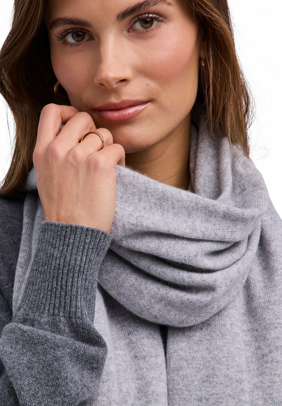Шарф FALKE Scarf, Lt Heather/Grey
Шарф FALKE Scarf, Lt Heather/Grey